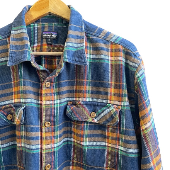 Patagonia Men's Long-Sleeved Fjord Flannel Shirt in Blue Ox Navy Blue Size XL - Picture 1 of 11